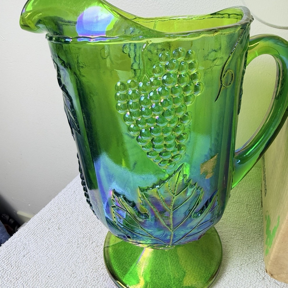Vtg Indiana Glass Harvest Grape Carnival Glass Iridescent Green Water Pitcher - Picture 12 of 12